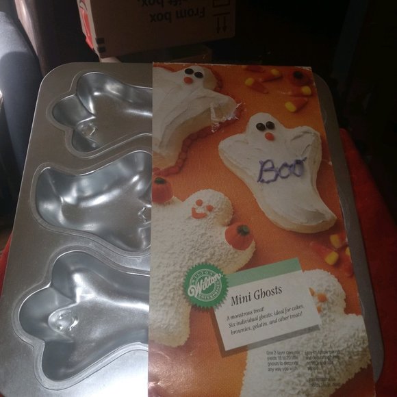 Vintage 1998 Wilton Mini Ghosts Cake Pan Mold Brand New Sealed - Picture 1 of 2